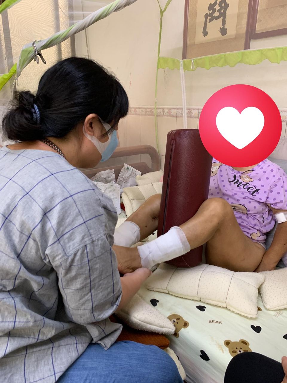 居家屋裡治療師指導擺位技巧